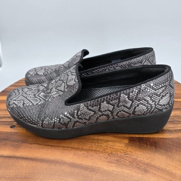 FitFlop Shoes Womens 6.5 Python Print Leather Flats Comfort Smoking Loafers - Picture 3 of 8